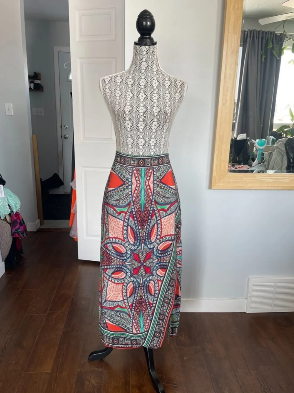 New Anthropologie 100% Silk Geometic Jewel Tone Wrap Midi Skirt. Slit. Size 10 - Picture 9 of 13
